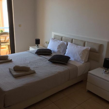 Sea And Sky Apartments Sarande Ruang foto