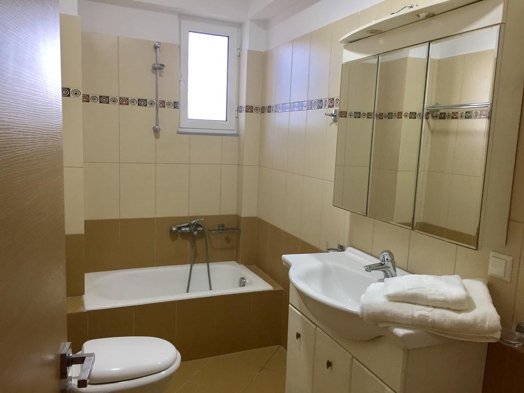 Sea And Sky Apartments Sarande Bagian luar foto